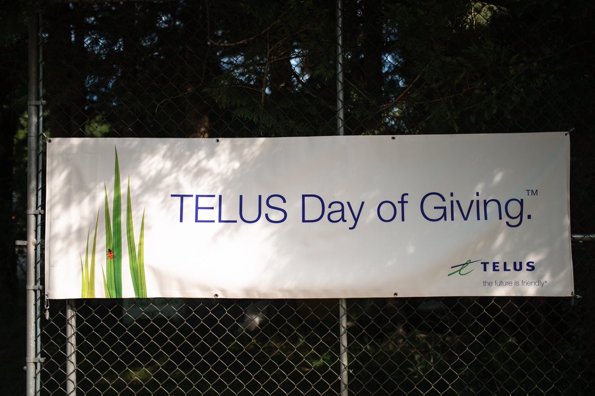 davidwkyle's tweet image. Always a pleasure to volunteer at the Sunshine Coast Botanical Gardens with #TeamTELUS members.

We’ve grown participation in this #GiveWhereWeLive event from 8 to 35 over the last two years.

Thanks to @TELUS for encouraging us to take the time to have days like this.