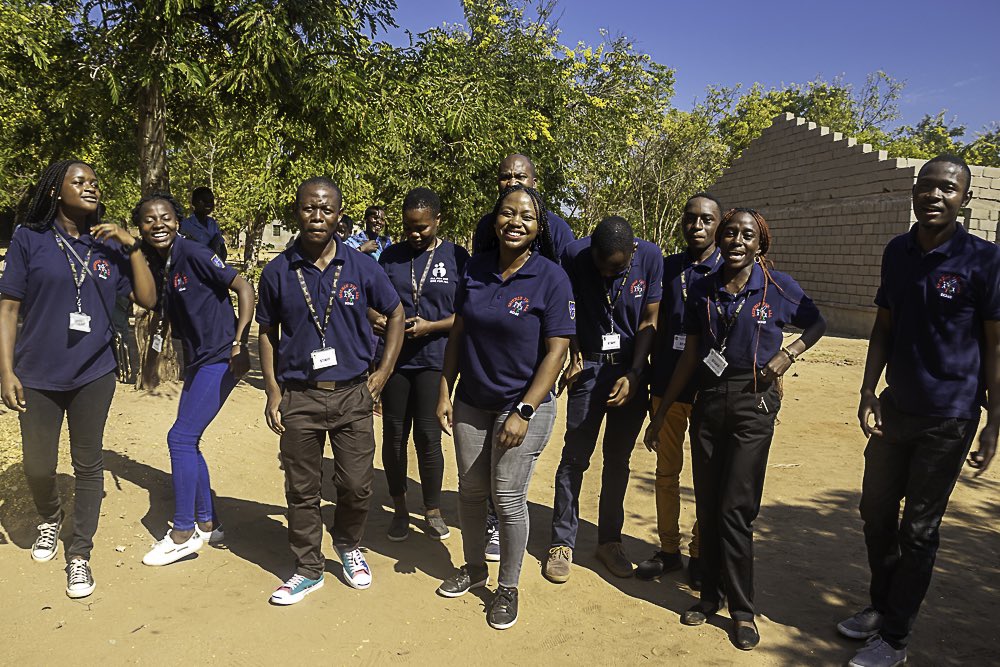 Last week, SCI4O visited Nyachilenda Secondary School in Nsanje with a noble mission. We aimed to inspire students to develop an interest in Sciences and pursue rewarding careers in clinical research. Together, we're building a brighter future! 🌟🔬 #SCI4O #InspiringYouth'