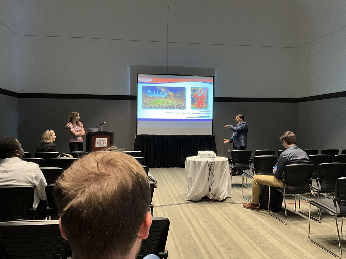 @RossLabUC @ECSorg Pretty cool session so far! Here goes a snapshot of Dr. Carlos Garcia @MicroAnalytic11 talking about awesome carbon-based electrodes!

#coolscience #ecsboston