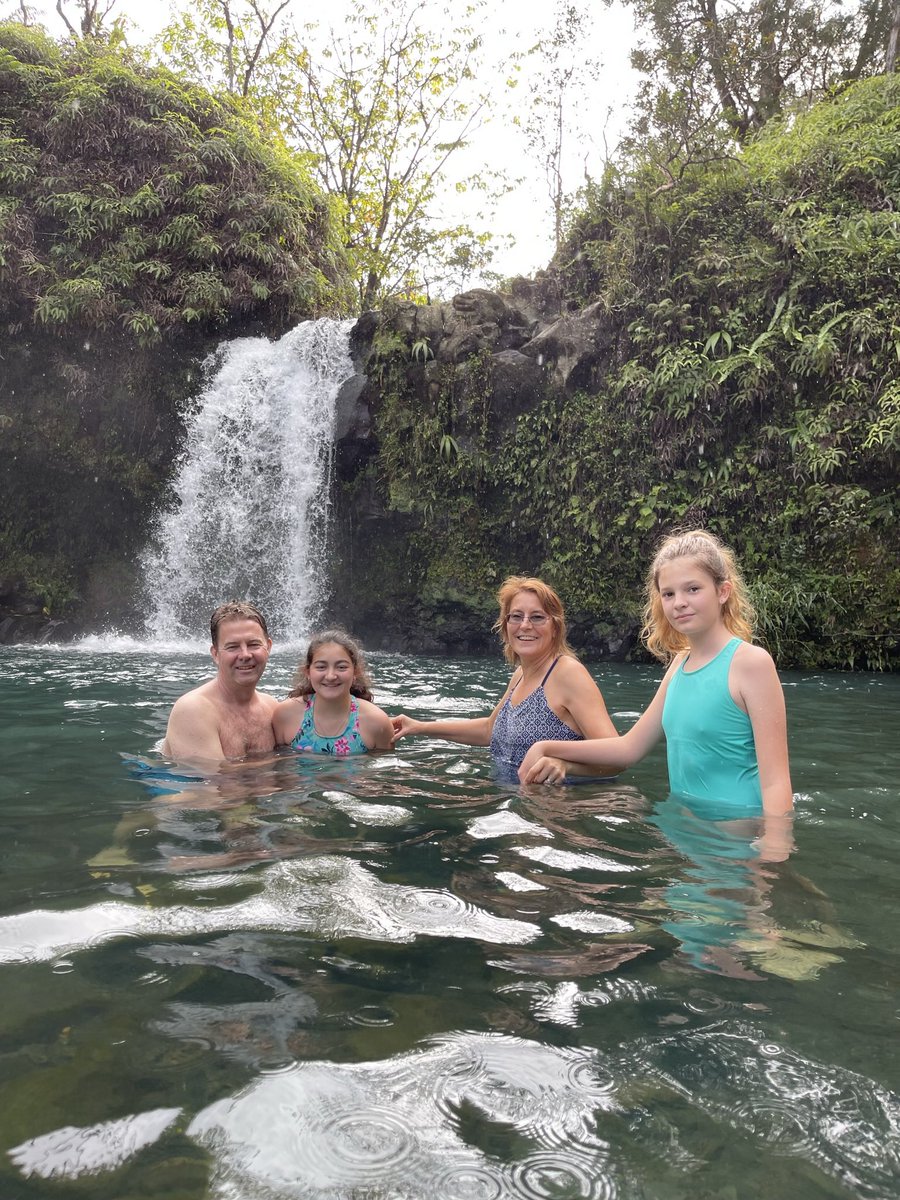 intheolivegrov1's tweet photo. It’s now “unofficially” summer so get out your bathing suits and show us your #Top4Pools for the #Top4Theme this week 
Share &amp; tag hosts @obligatraveler @intheolivegrov1 @wandersmiles @jollyhobos 
All from #Hawaii, our hotel Kaanapli, road to Hana, hotel Wailea, our hotel Waikiki https://t.co/cLjWJ4TQiE