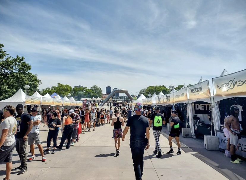 rvlaluna's tweet photo. #hartplaza #Detroit #Movement2023 #demf #downtowndetroit #detroitriver #MemorialDayWeekend2023 #mdw #MemorialDayWeekend #MDW2023 #PureMichigan https://t.co/TDOcQnUimQ