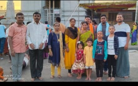 LMiltonTOI's tweet photo. Pilgrimage turned tragic to Ballari residents. Nine of the twelve of one family, who were on a pilgrimage, died on spot in the raod accident  near Kurbur, Mysuru. The accident happened on a connecting road to #NH766 . Their vehicle rammed into on coming private bus https://t.co/bgVxIuQoPN