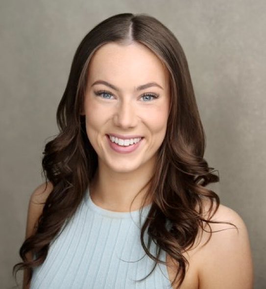 sandrasingeruk's tweet photo. Happy 21st Birthday @MissIssyClifton such a pleasure having you with me for the past 11 years and watching you grow into the amazing person/performer you are today. Have a great day - love from all of us at #singerstageschool #sandrasingeruk #hettyfeather ❤️⭐️🎬 https://t.co/sDiKRocu5X