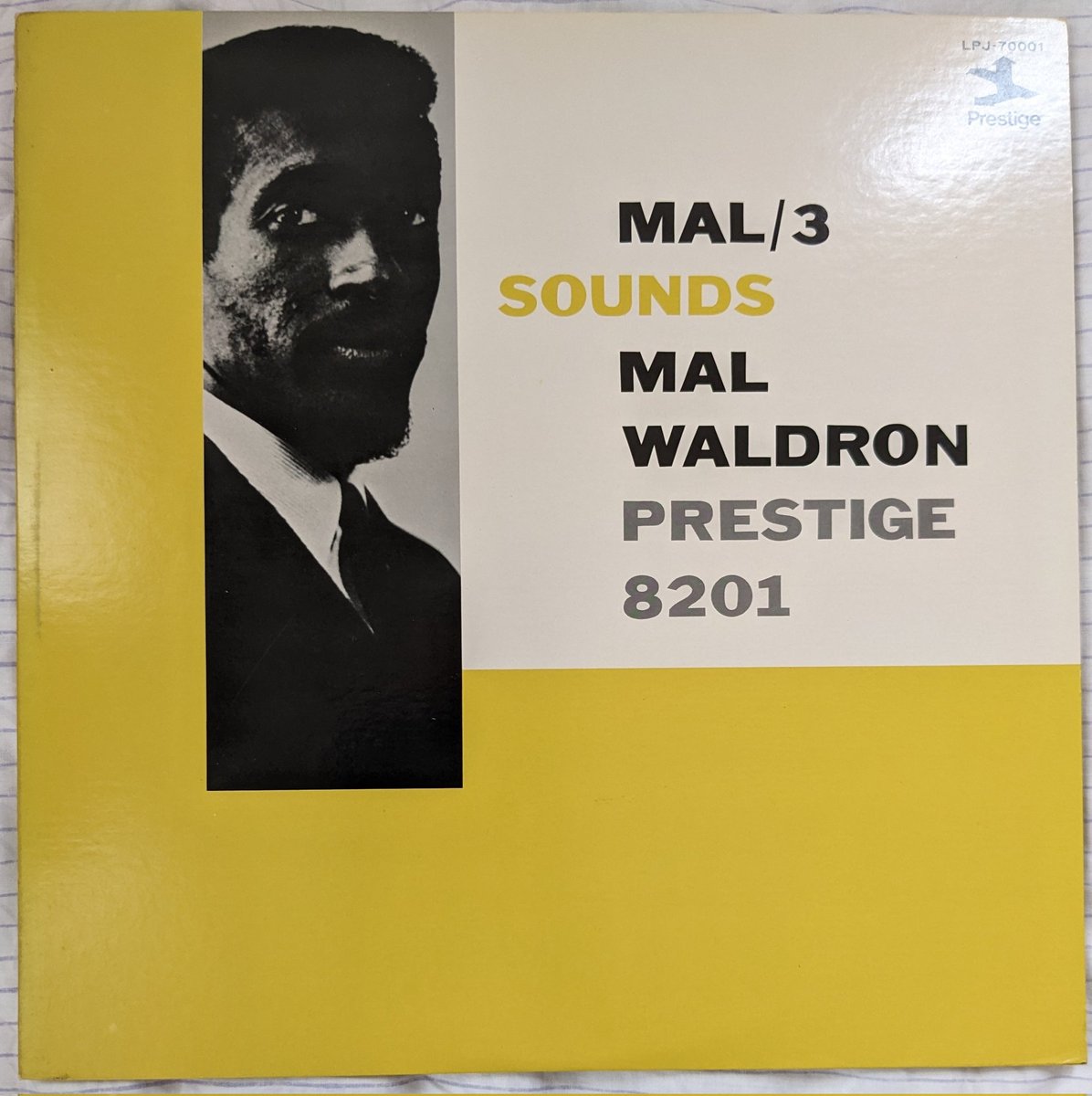 nanzaki1's tweet photo. マルのPrestige4部作の3作目📀“Sounds”と副題があるようにtp,fl,celloを含んだ6重奏にB面2曲は当時の奥さんエレーヌの歌も入ってサウンド面の多彩さを追究している✨アート·ファーマーのtp、エルヴィン·ジョーンズのds、マルのp、それぞれ鮮やかに個性を発揮して見事
#MalWaldron
#Mal3 https://t.co/l8O9zK8028