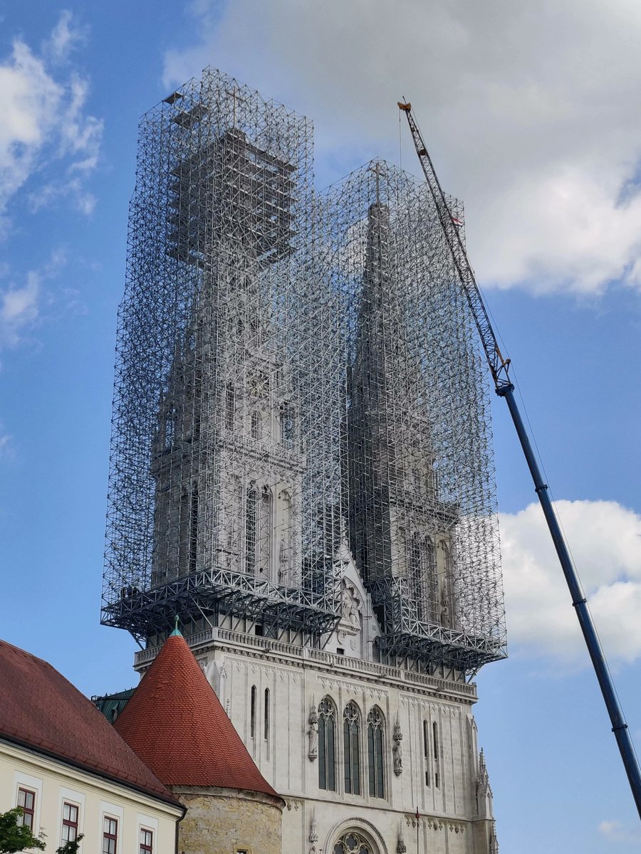 Is Zagreb home to the world’s most impressive scaffolding? The cathedral’s new scaffolding becomes a captivating attraction, so much so that a petition has been launched to keep it up permanently

[read more: buff.ly/3IKhBYW]