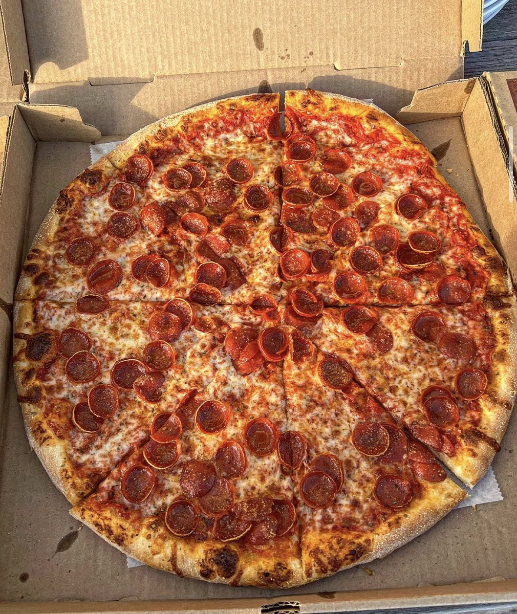 bobspizzatour's tweet photo. Anybody else have a pizza filled MDW? 

🍕 Seven Mile Pies
📍 Stone Harbor, NJ https://t.co/7ydoFcNocb