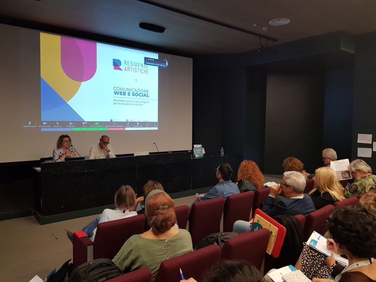 Roberta La Guardia del Teatro Pubblico Pugliese illustra il sistema integrato di comunicazione del progetto Residenze Artistiche, il progetto del nuovo portale e l'integrazione dei social media.

#residenzeartistiche #settimoincontro