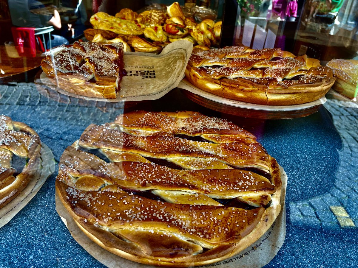 Lots accomplished during the trip to #Limburg, but the culinary highlight was undoubtedly the #vlaai. 🥧