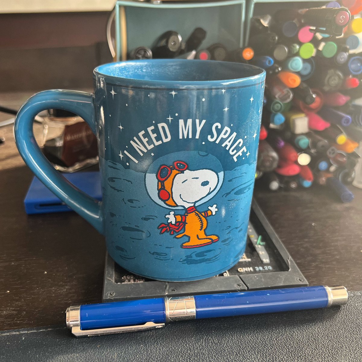 Buenos días mundo #ADarle #CaféNecesario #CoffeeTime #Mugshot <a href="/Snoopy/">PEANUTS</a>