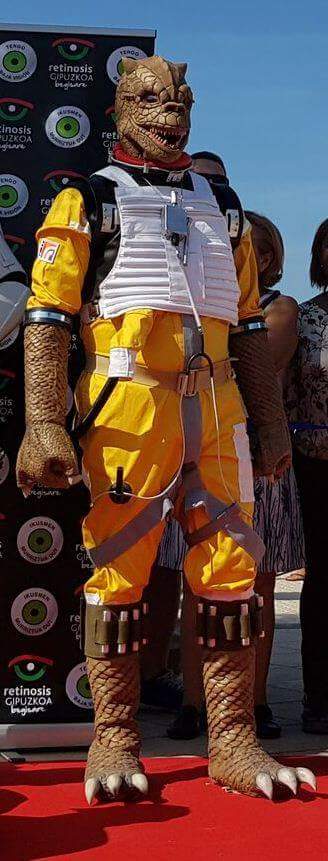 Asier81014373's tweet image. 6 añitos ya que me hice el traje de Bossk.
Un par de fotos de las pruebas y una del traje acabado.
#Bossk #StarWars #BountyHunters