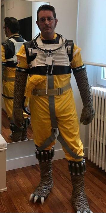 Asier81014373's tweet image. 6 añitos ya que me hice el traje de Bossk.
Un par de fotos de las pruebas y una del traje acabado.
#Bossk #StarWars #BountyHunters
