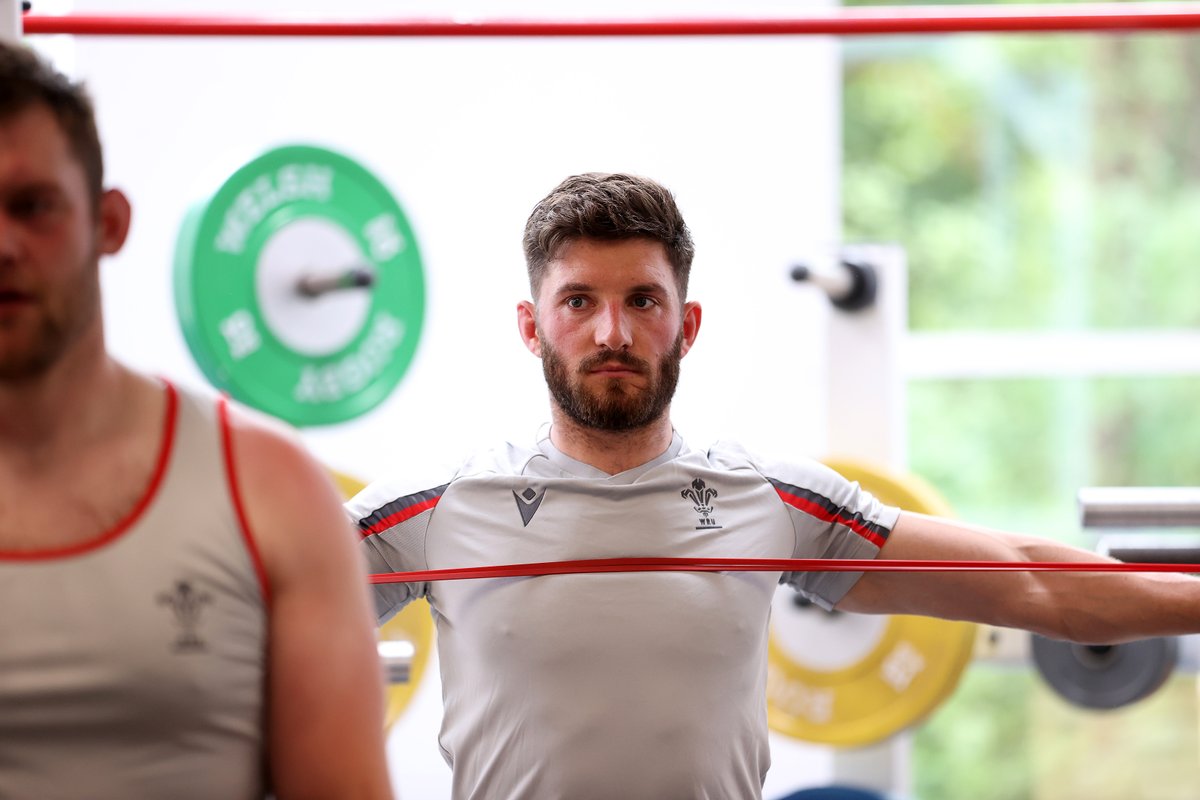 WelshRugbyUnion's tweet image. 💪💪💪

#WelshRugby | #AllezLesRouges