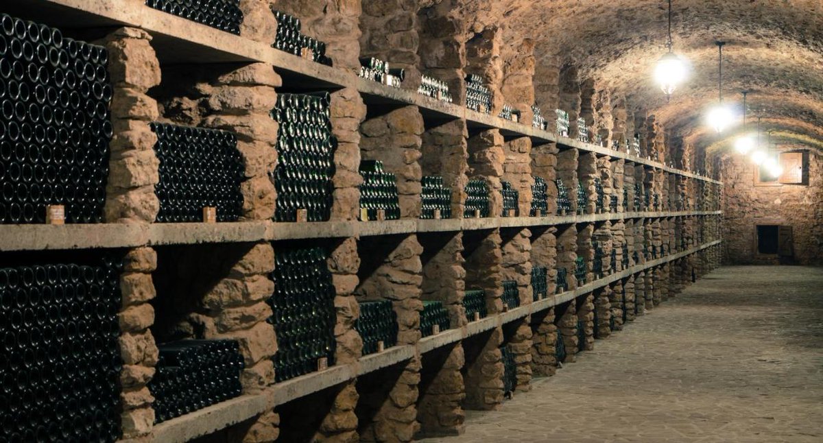 sumlenny's tweet photo. This was one of the best Ukraine's wineries. The Russians have devastated it. We have a bottle of 2017 Pinot Noir, and ask you to donate for #LiberationDrones. Each €20 donation - one chance for this unique wine. Your money will buy night vision drones!
https://t.co/V8knNe18CB https://t.co/rqxznuT65g