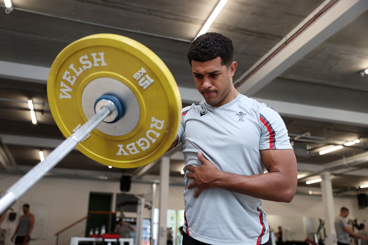 WelshRugbyUnion's tweet image. 💪💪💪

#WelshRugby | #AllezLesRouges