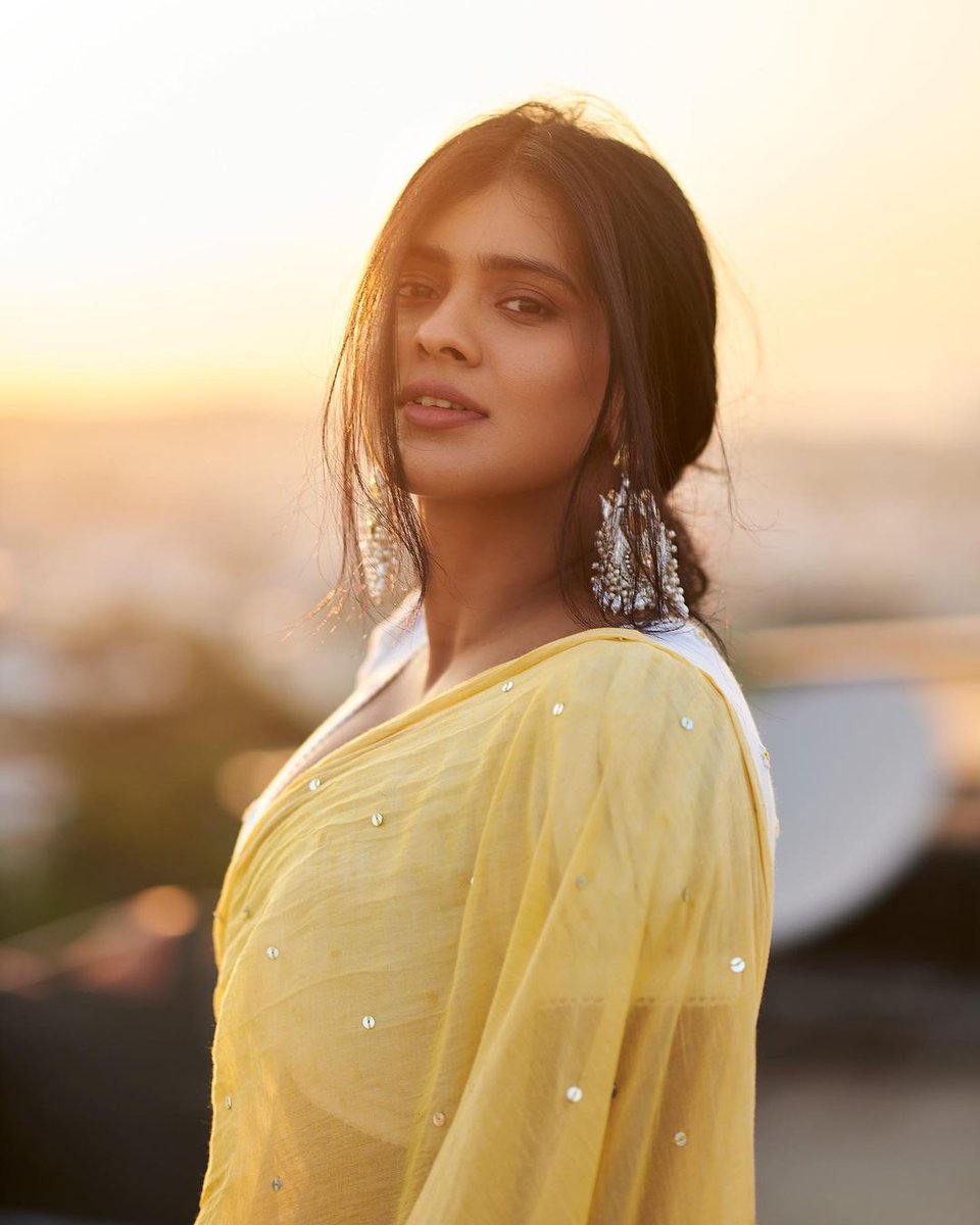 #HebahPatel 💛