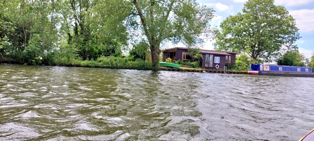 james_ellson's tweet photo. Beautiful morning kayak out on the Gloucester and Sharpness canal! Stunning as always π€©
#gloucesterandsharpnesscanal
#sauljunction https://t.co/cbLpctqwxI