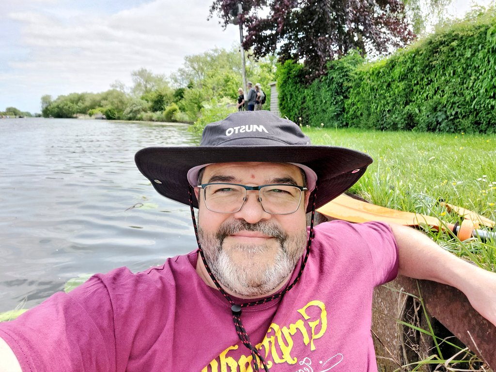 james_ellson's tweet photo. Beautiful morning kayak out on the Gloucester and Sharpness canal! Stunning as always π€©
#gloucesterandsharpnesscanal
#sauljunction https://t.co/cbLpctqwxI