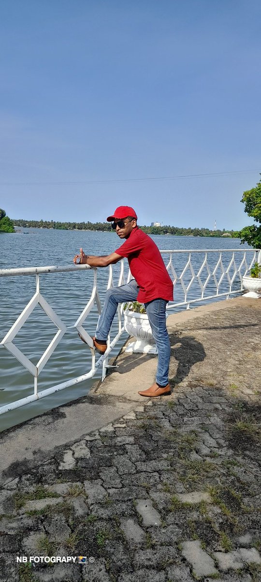 NbSuneth's tweet photo. පාළුවේ තනිවෙලා.....කාට දෝ ඉගි කලා 😙🌼🕊🌇 https://t.co/pVb08x5NQg