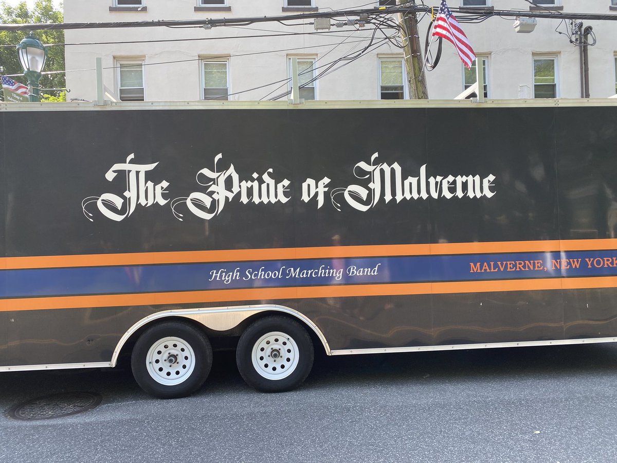 supt4kids's tweet photo. The pride is ready to roll . Our @HTHMiddleSchool band is also here for @MalverneUFSD to wow the village #Unstoppable https://t.co/ePmtqLNjk9
