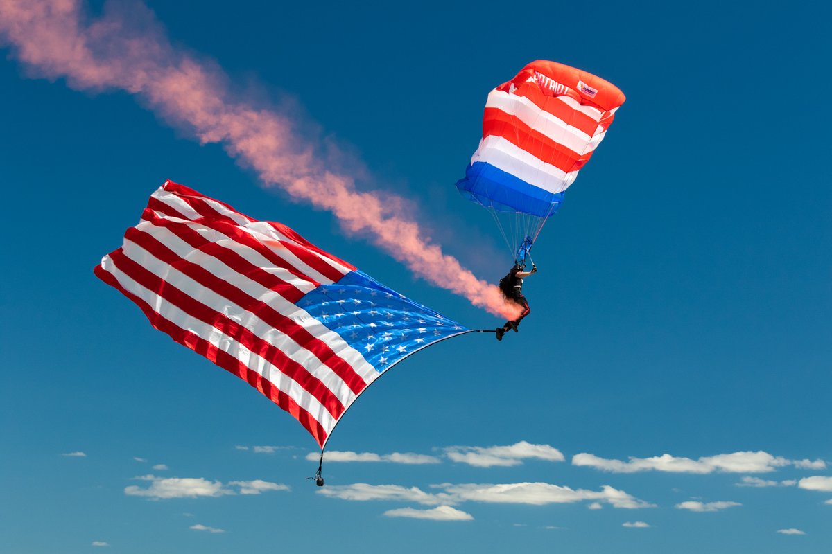 EAA's tweet photo. On this Memorial Day, let’s recognize what this day is really about… to remember and express our sincerest gratitude for those heroes who made the ultimate sacrifice for our freedom. We thank you today and always. ❤️🤍💙

#MemorialDay #military #freedom #America #USA https://t.co/gkquoMy881