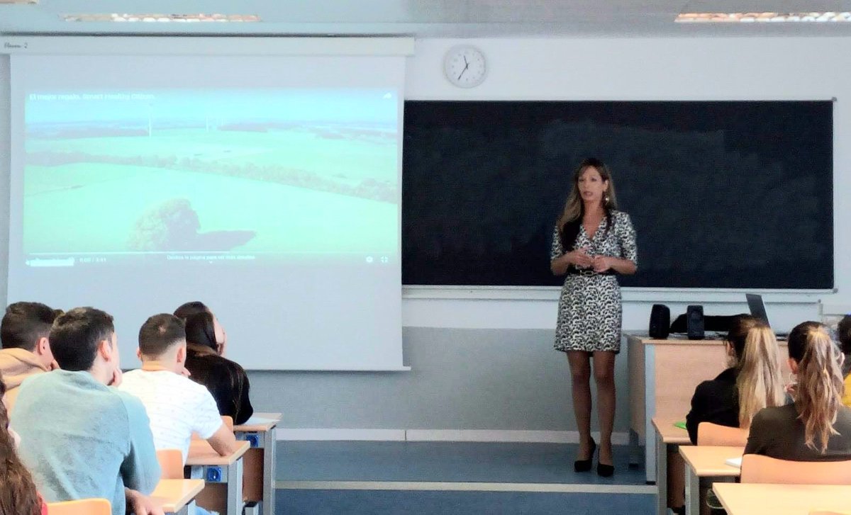 Clase sobre" Sostenibilidad y factores educacionales del sobrepeso" a los alumnos de nutrición de la facultad de ciencias de la salud en la UAM.
 Gracias a las Universidades por la posibilidad de llevar los conocimientos de SHC a las nuevas generaciones #shcworld