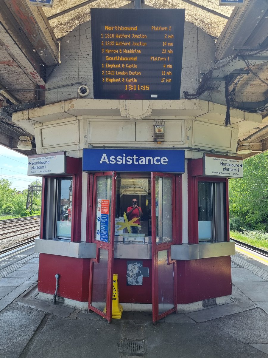 RoadsignReport1's tweet image. Filming at this underrated gem of a station - video coming soon! #bakerloo #southkenton #tube