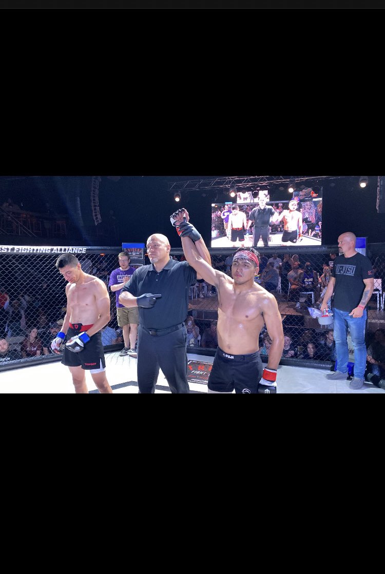 E_torrezz21's tweet photo. I said yovanny would fall. Now onto the next. 🇲🇽 #SFC https://t.co/85QuerAHdG
