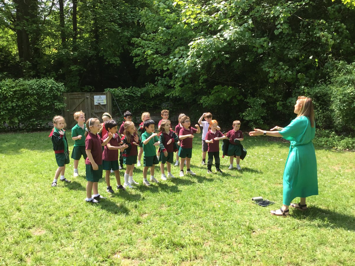 Trinity Term means music lessons in the sunshine ☀️ 🎶 

Here's Year 1 enjoying some singing with Mrs Crane earlier this month. 

#summerterm #music #musiclesson #summer #prepschool #independentschool #kemsing #kent #otford #sevenoaks