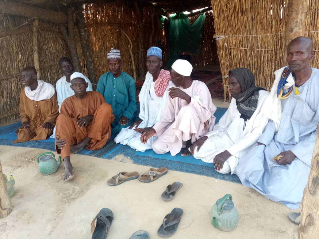 uche4purpose's tweet photo. Discerning #fact from #disinformation and #misinformation in #conflictdata - Dr Bello @mukhtaaru is in #Bosso and #Toumour in the Diffa district of #LakeChad engaging with people on the frontline of interacting #conflict, #climate and #environmental crises @nextpathwayslab https://t.co/W68ZnvqGHd