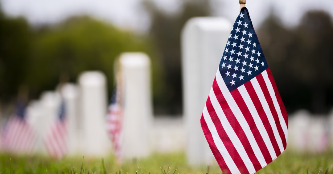 PHXPMI's tweet photo. Today, we honor those who have given their lives in service to our country. On this Memorial Day, we remember and pay tribute to the brave men and women who sacrificed all they had to protect our freedoms and way of life. We are forever grateful. #MemorialDay #HonorThem #pmiphx https://t.co/YYJxk0lhN0