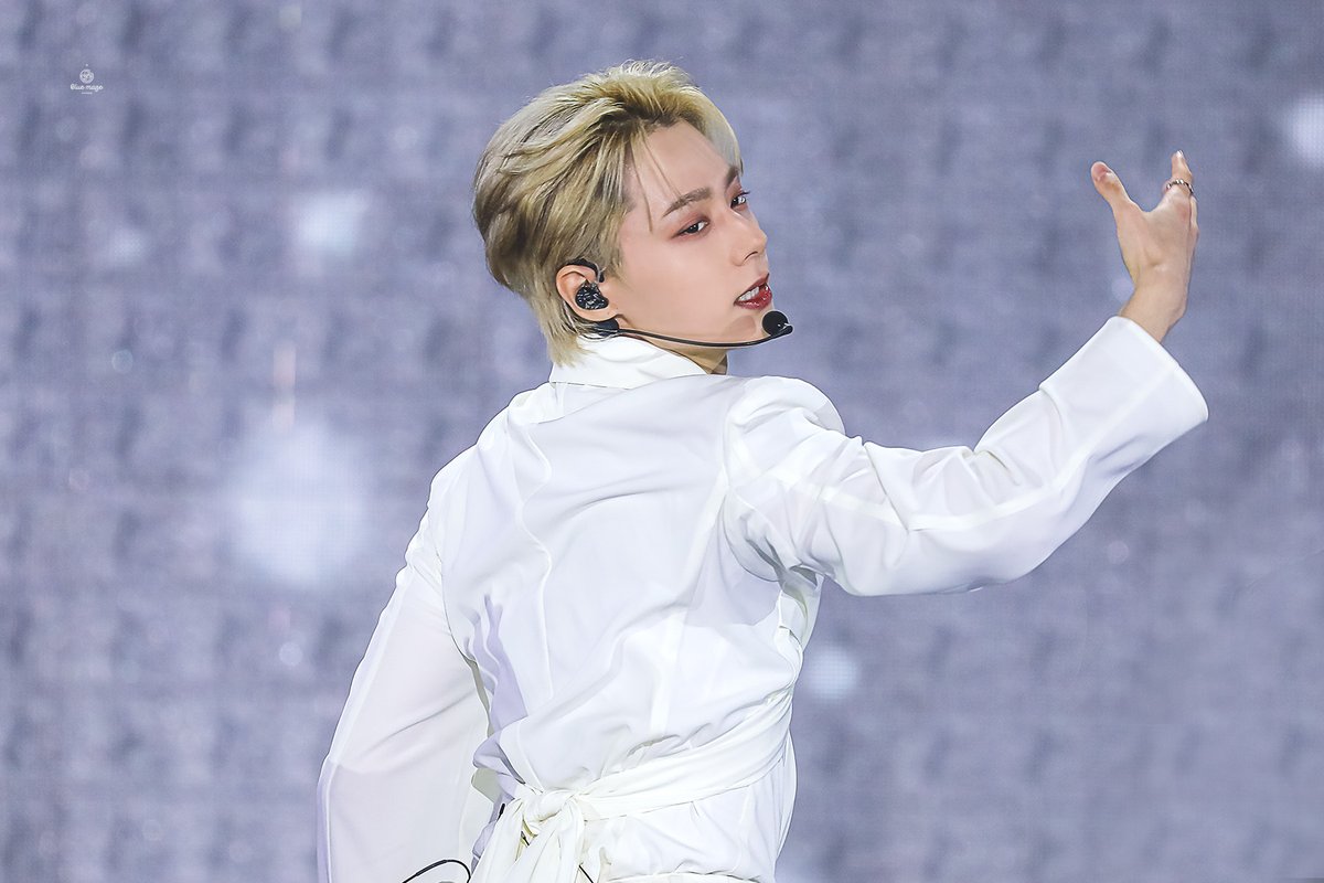 230527 

 #원어스 #ONEUS #여환웅 #환웅 #HWANWOONG <a href="/official_ONEUS/">ONEUS</a>