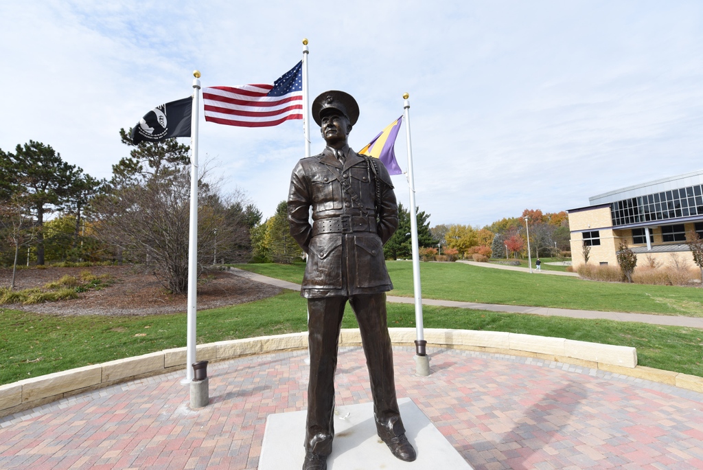 Today we honor the men and women who gave their lives while serving in the U.S. Armed Forces. Happy Memorial Day 🇺🇸