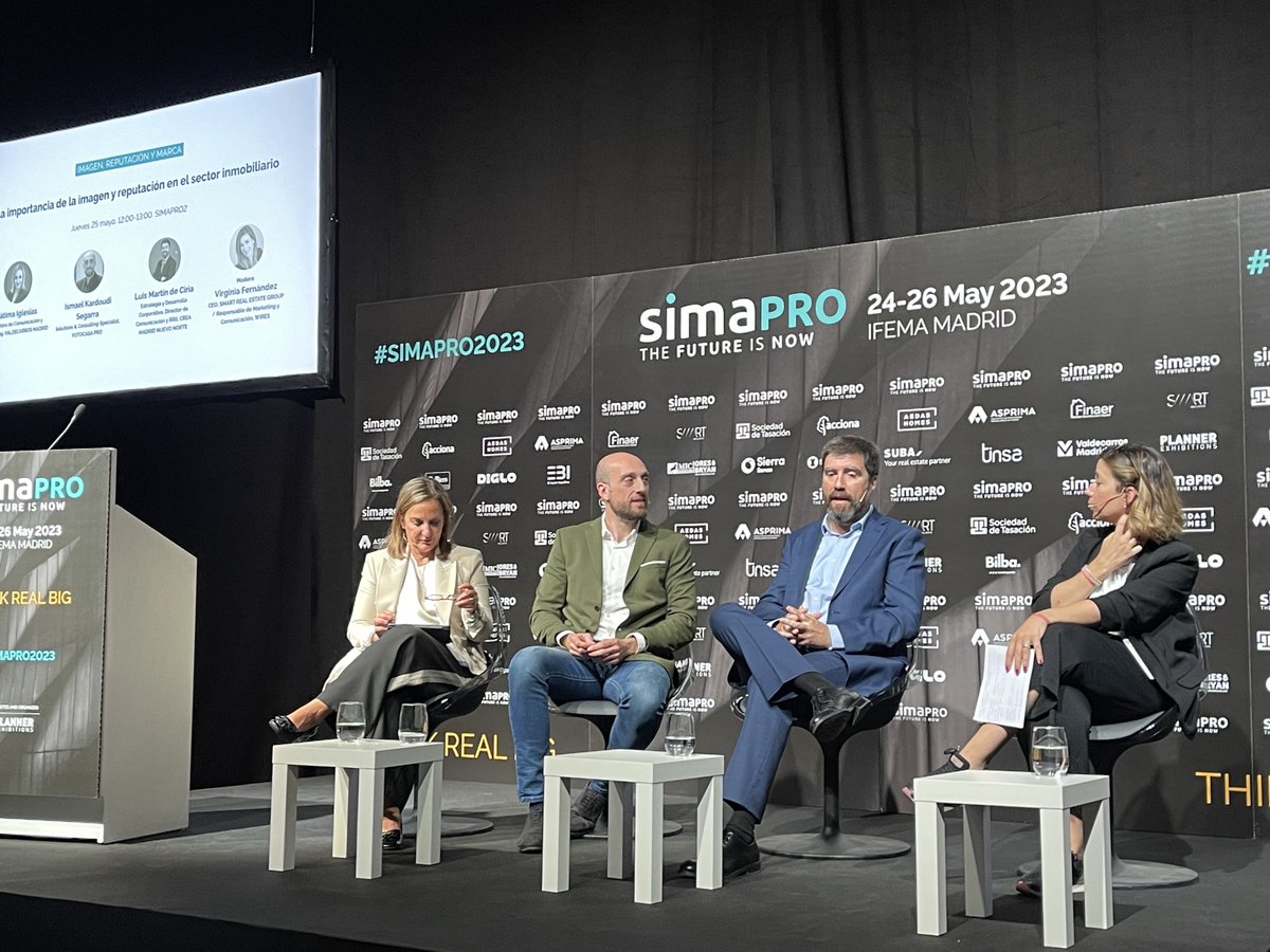 IsmaelKardoudi's tweet image. La semana pasada tuve la oportunidad de estar en @simaexpo.  Una de las citas #inmobiliarias más importantes del año en la que puedes charlar y hacer networking con grandes profesionales del sector. Y con el placer de participar en una mesa en #SIMAPro y hablar con @rebs_school