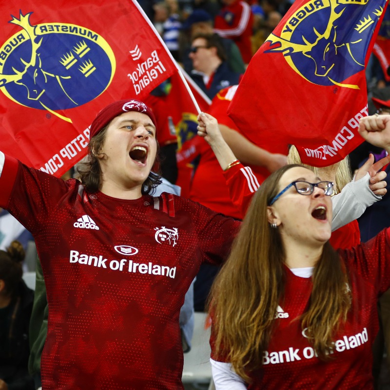 Munsterrugby's tweet photo. 📢 TICKET UPDATE | This evening's Munster Rugby homecoming event in Thomond Park has now sold-out.
Please note that only those who have tickets will be granted access to the event.
Thank you for your incredible support! 👏
#SUAF 🔴