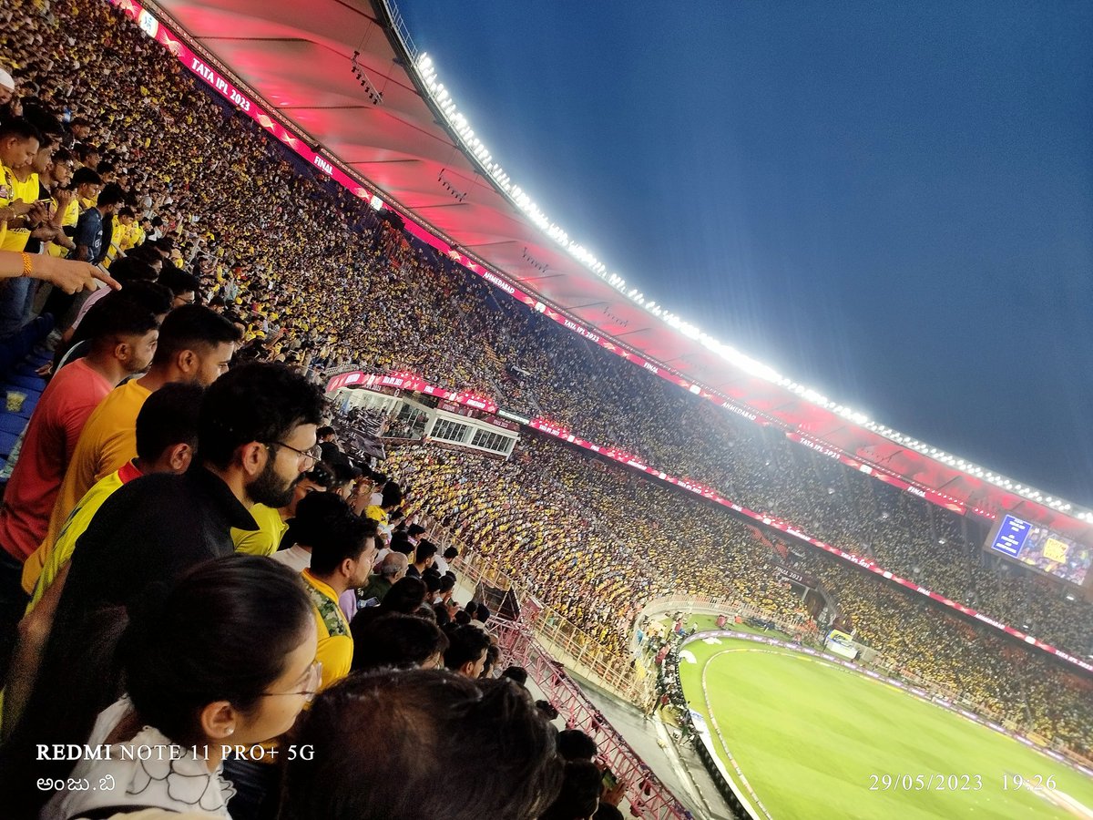 TrendsDhoni's tweet photo. UNMATCHED 
UNRIVALLED
UNPARALLELED
FANBASE of @MSDhoni 💛🛐

#WhistlePodu @ChennaiIPL #IPLFinal2023 https://t.co/YiH6hWEkJE