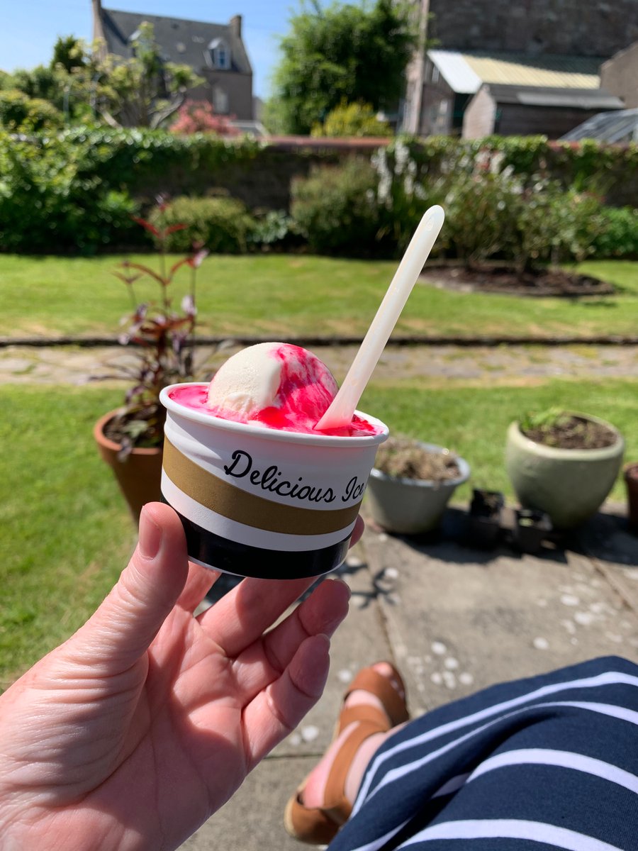 RosKellyMCIM's tweet photo. Sunny bank holiday relaxation 🤗 @VisitCumbrae #visitscotland https://t.co/j53FK5mME4