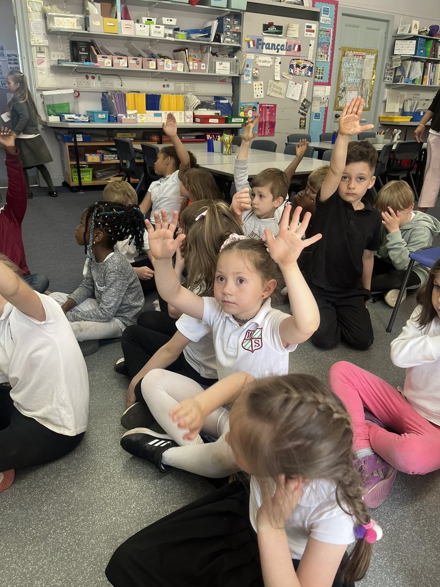 MissBruce00's tweet photo. Completing our pre topic Jamboard for our new expedition ‘Healthy body, healthy mind’ . There are lots of things we want to find out about in Room 3! @woodside_school @VLWoodside @WoodsideRRS https://t.co/LuQTiCYIFZ