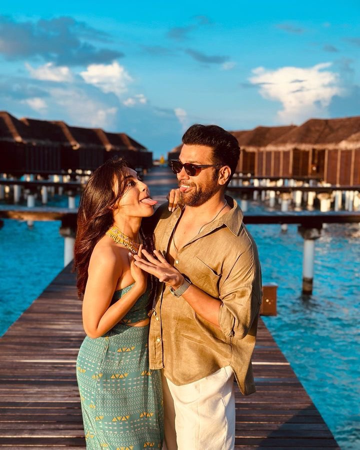 rithvikdworld's tweet photo. It’s jhallooo diwas today…
We all celebrate the entry of this vibrantly weird, subtle yet crazy, gorgeous human into this world…

May Bappa bless you with only and only the best life ever meri jhallo…
May this year and every year to come give you the best days of your life ❤️ https://t.co/7ipQSCsvdZ