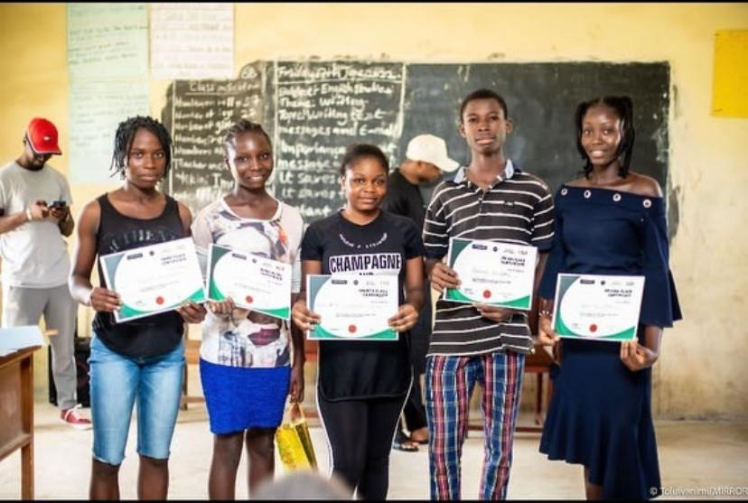 HoBeeiNG's tweet photo. For Children's day, HoBeei took 5 Tasha school students who won the writing competition by RDSD consultancy in collaboration with @Connected_dev to their first Cinema experience! We also gave them some items freecycled on HoBeei as gifts. See their winning essays in the thread👇 https://t.co/WUjuKMuItt
