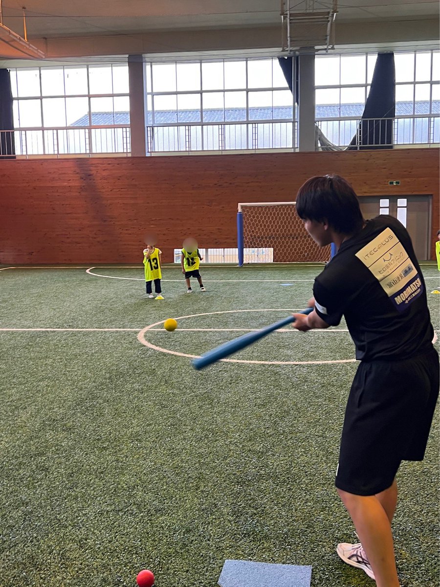 astro_tomobe's tweet photo. ☆今日のできた！
茨城アストロプラネッツの永井稜大選手@nagaryo_cap_79 の野球教室。
今日はこれまでの総仕上げ。シャトルラン、キャッチボール、ノック、バッティングを楽しみました。
野球教室の継続で、球技が苦手な子も楽しく野球ができるようになりました。
みんな野球を楽しく上達できた！ https://t.co/3pGLzOEZJi