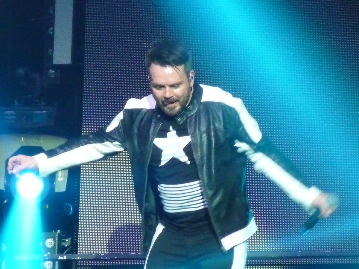 Jirka87's tweet photo. I can't believe we will never be getting pictures like these again. I am grateful that I have seen the concert in 2015. Paul was so happy and in his element. I'm uploading these pictures that I took for other fans to see. We all need them. @Paulcattermole1, we miss you! #sclub7 https://t.co/MoS0LkKY9E