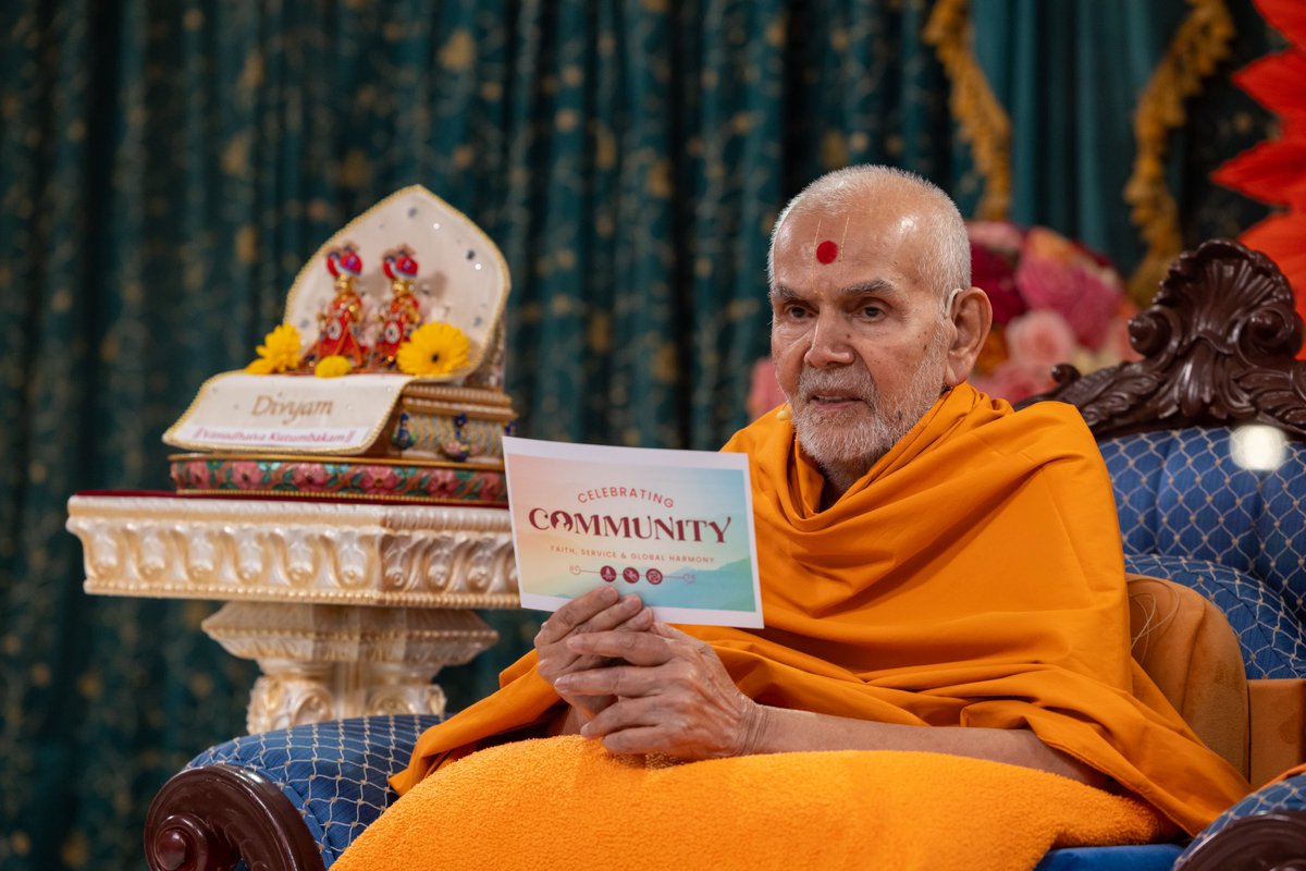 This special evening was held in the presence of HH #MahantSwami Maharaj. Addressing the gathering, he underscored the value of spiritually grounded selfless service, drawing upon the teachings of his guru #PramukhSwami Maharaj, “In the joy of others lies our own.”