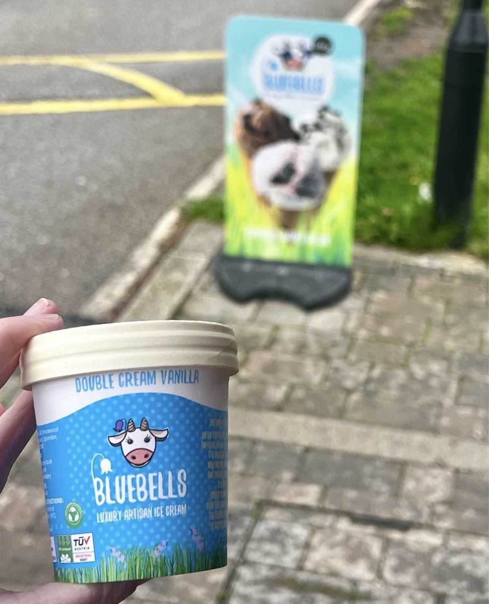 MorleyHayes's tweet photo. The #TowerCafe at #MorleyHayes is now serving #Bluebellsdairy #icecream! We’ve got four delicious flavours for you to choose from:
Double cream vanilla
Mint choc chip
Devilishly chocolate
Strawberry and cream
Treat yourself after a game of golf or a walk around #Morley! https://t.co/8Tl6rPd1SZ