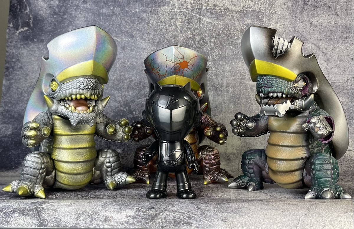 yama823's tweet image. レオンさんとw
かなり禍々しくできたと思います。
#wtc2
#ワンコン2 
#カレゴン #ソフビ #sofbi #kawaii #sofvi #カレー #怪獣