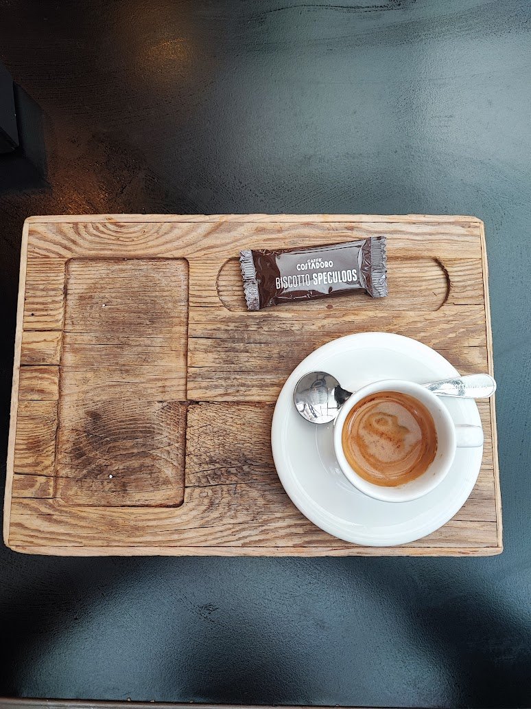 オシャレカフェ
携帯置けるトレイかわいい https://t.co/D2VFVPY03N