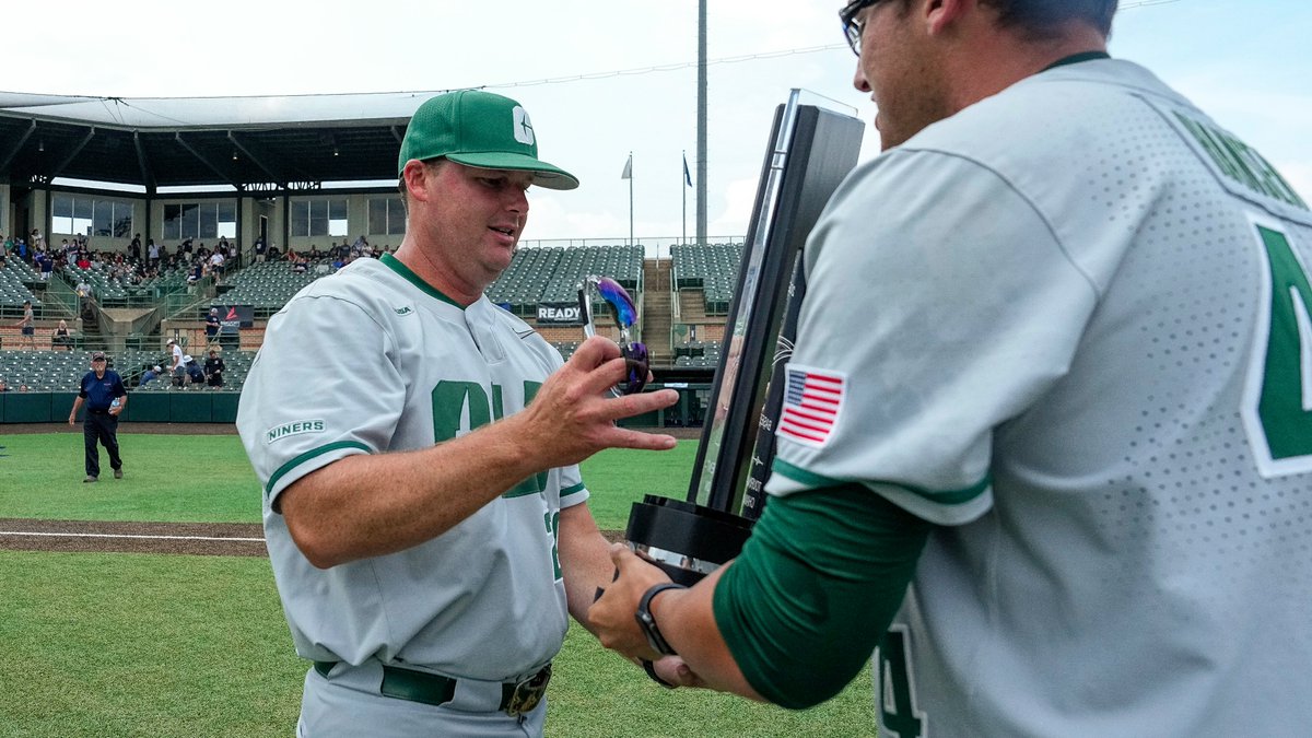 A chip and a chair (and a trophy) 🏆

#9ATC | #GoldStandard