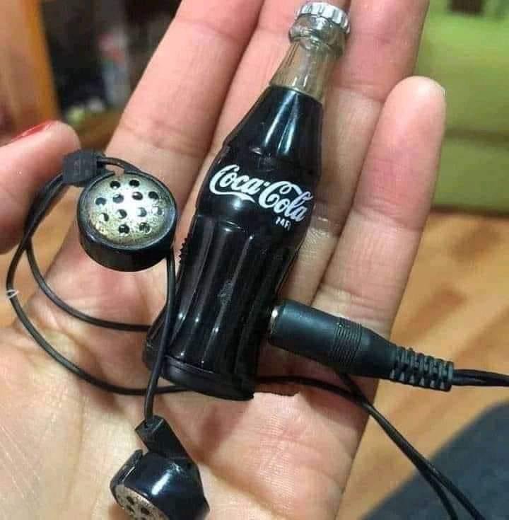 Solo La vieja Escuela De los 90S Los Recuerdan.

Mini Radio Coca-Cola❤️