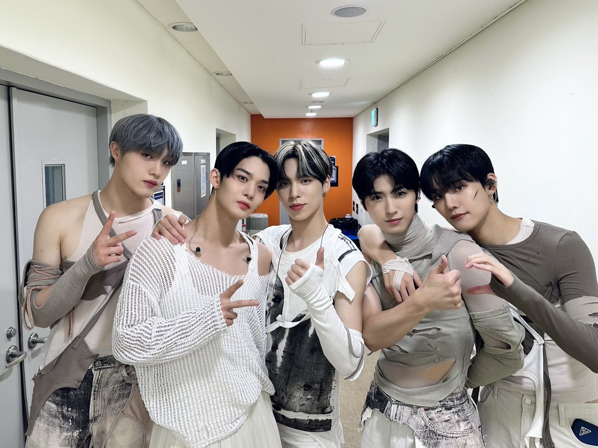 CIX_Official tweet media