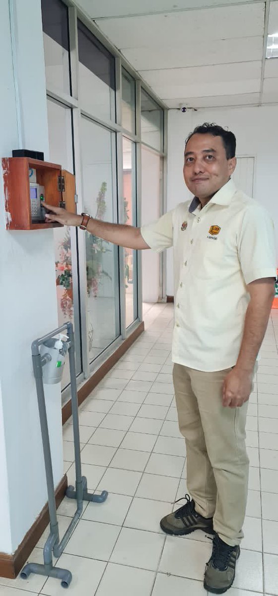 29hb MEI 2023 JKRWPL YBRS PENGARAH KERJA RAYA Ir. Ts. SUHAIZAD HJ SULAIMAN SESI SERAH TUGAS KEPADA Ts. SUPARDI LANUS DI BILIK MESYUARAT PENGARAH JKRWP LABUAN &amp; SEMASA THUMBPRINT KELUR TERAKHIR DI JKRWP LABUAN <a href="/jkrwpl/">JalanJKRWPL</a> <a href="/SuhaizadS/">Mejar (B) Ir Suhaizad Sulaiman</a> <a href="/hajimin_moksin/">hajimin Moksin</a>