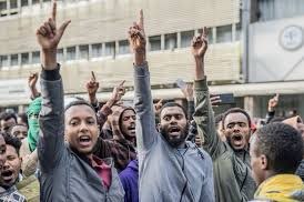newal_a's tweet photo. Plus de 33 mosquées ont été détruites en Éthiopie (🇪🇹) ces dernières semaines. Ce vendredi après la prière du Jummuah, une manifestation a eu lieu contre ces actes islamophobes, 3 manifestants ont été tués à l’intérieur de la mosquée et on compte plus de 50 blessés https://t.co/9xf6t82UVM